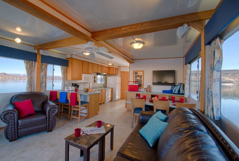 Houseboat Living room