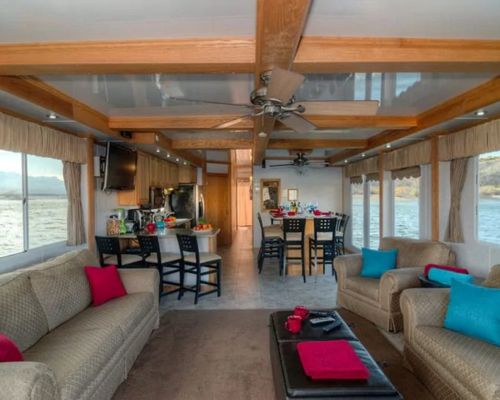 70 SILVER HOUSEBOAT